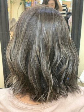 ウエスト オーランド(WEST O LAND) ハイライトボブ