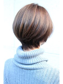 レウナ 外苑前(Reuna) 30代40代50代大人可愛いショートボブ　シルエットが綺麗