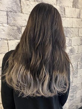 オースト ヘアー ステラ 新宿店(Aust hair Stella) モノトーン裾グラデーション☆ルーズウェーブロング　kizashi