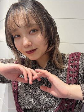 バズ(BUZZ) ウルフカットで軽いスタイルに！