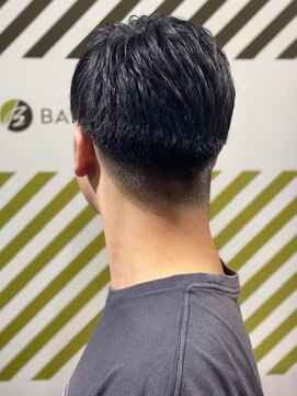 バーバーバー 四谷(BARBER-BAR) ツーセクションフォワードシェープレイヤー