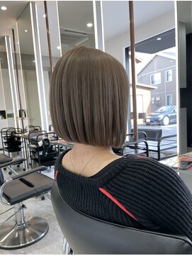 レノ 直江店(RENO) ミルクティーベージュ／切りっぱなしボブ