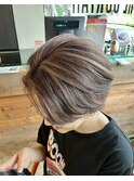 ハイライト×ショートヘア×くせ毛カット