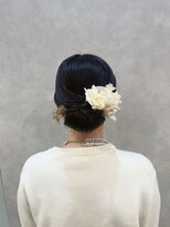 ヴィサージュアクト(VISAGE a.c.t)&nbsp;タイトシニヨンアレンジ