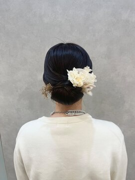 ヴィサージュアクト(VISAGE a.c.t) タイトシニヨンアレンジ