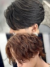 【パーマ初心者にも大人気】王道かつ旬なデザイン！ナチュラルな緩め×毛流パーマ[広島駅/メンズパーマ]
