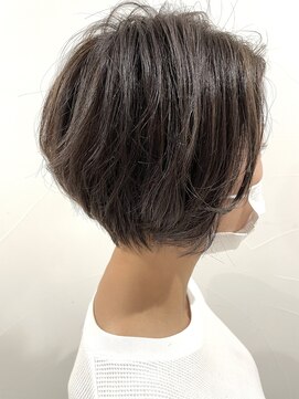 ノーム 横浜(NORM) ブリーチ無しグレージュ×ショート