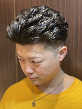 ヘアーモードキクチ 神田日銀通り店 フェードオールバック