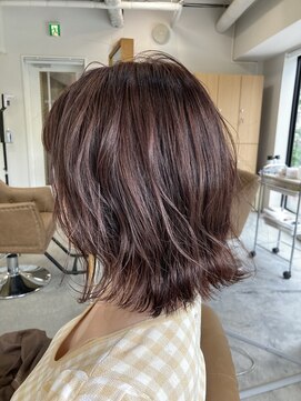 フツーロ 栄(FUTURO) 外はねレイヤーボブ