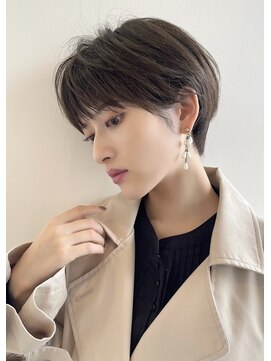 イヴォークトーキョーオーサカ(EVOKE TOKYO osaka) 40代50代おすすめ 大人ショート 耳かけ オリーブベージュ カラー