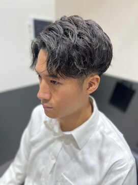 ポルテオムプレス(PORTE HOMME PRES) 2ブロック刈り上げ+ツイストスパイラルパーマ