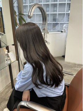 チェスト 神戸本店(CHEST) 透明感たっぷり柔らかダークグレージュ