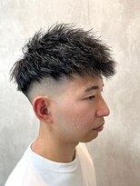 インフィニィト ネオ(INFINITO NEO) ツイストパーマ フェードカット