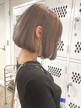 リムレスバイサンク 万代 新潟駅(LIMLESS by cinq) ミルクティーベージュダブルカラーインナーカラーショートボブ