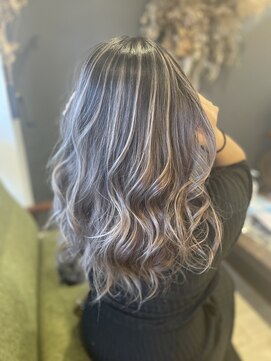 アンジー(an'gie) シャドールーツ