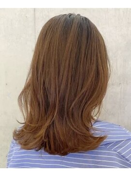 ウル(ulu) 外ハネ　くびれミディアム　大人女性　名東区