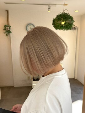 リングバイモアムー(Ring by Moremuu) Issy ブリーチミルクティー　ボブ