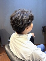 ビーダンディー(Bee dandy)&nbsp;ビジネスツーブロックショート ニュアンスパーマ かき上げバング