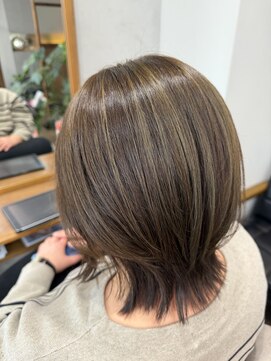 ヘアールーム(Hair Room) 柔らかカーキ×くびれレイヤー