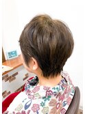 アシンメトリーなふわっとショートスタイル