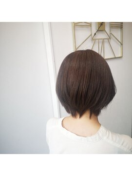 ヘアーアンドビューティ カリテス(Hair & Beauty Charites) グラデーションボブ