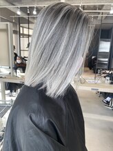 《Liaテクニカル》デザインカラー（ブリーチダブルカラー）で憧れのハイライトやインナーカラーに☆