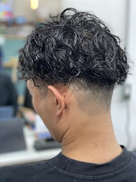 スナリー(Snaly) メンズパーマ/スパイラル/フェード/刈り上げ/西原町