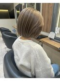 透けるグレージュカラー