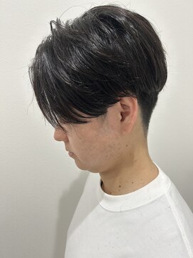 ヒュイル バイ ニアウ(Hwyl by Niau) メンズマッシュセンターパートスパイラルパーマニュアンスパーマ