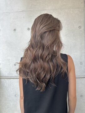 リバレッジ 白金(Leverage) ハイライトシルバーベージュレイヤーカット  【白金/目黒】濱口