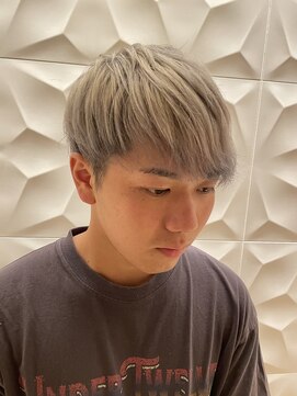 銀座マツナガ 浅草店 毛流れマッシュスタイル/ハイトーンカラー