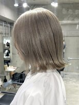 ラック(LUCK)&nbsp;シルバーグレー/船橋/くすみベージュ/細めハイライト