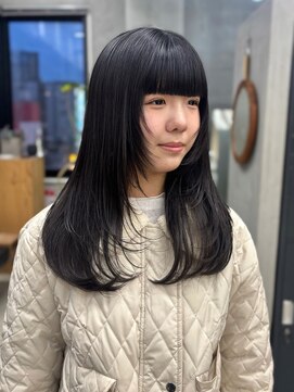 テトヘアー(teto hair) ミディアムレイヤー、ワイドバング、ぱっつん