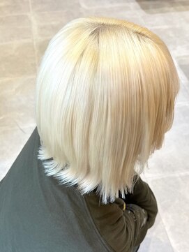 イルウィ(irwi) 【miku/ブリーチ】ケアブリーチ/抜きっぱなし/ブロンド