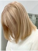 ホワイトベージュ[新宿駅/ホワイトブロンド/イメチェン/美髪]