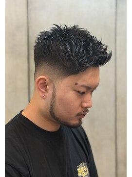 ドルクス 上野店(Dorcus) ミドルフェード スパイキーショート