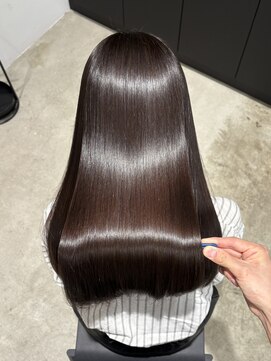 トゥエル バイ ディプティモイラ(tuelu by dipty MOILA) 乾かすだけでまとまる圧倒的な美髪