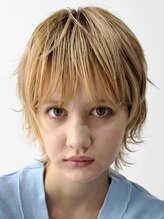トップヘアー アヴェニュー 刈谷(TOPHAIR Avenue)&nbsp;刈谷顔まわりレイヤーハイトーンマッシュウルフショート面長卵型