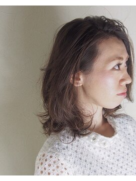 ハグ(Hug) [Hug][鹿沼]しなやかカールの上質大人ミディ＊