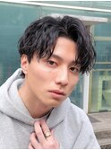 黒髪スーツウルフマッシュアップバングツイストスパイラルパーマ
