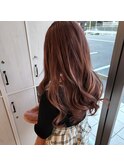 ピンクベージュ