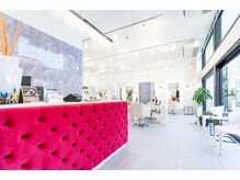 アオ 甲府本店(AO)の雰囲気（あなたをお迎えする☆海外サロンのようなフロア♪＃髪質改善）