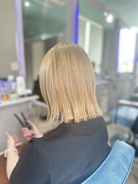 ヘアーディア(Hair...DiA) 切りっぱなしボブ　ミルクティーベージュ