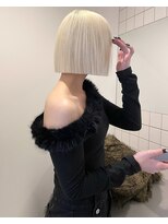 チーカ(chica)&nbsp;ホワイトブロンド×ミニボブ