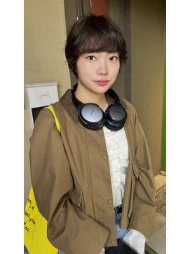 シカ(sica) ショートパーマ×透明感オリーブ