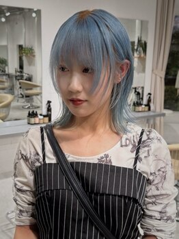 ノエマ(NOEMA)の写真/【透ける柔らかさ、透明感カラー】赤みを抑えたカラーで自然に垢抜け。理想の髪色をNOEMAで叶える。