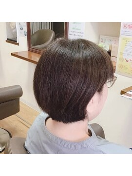 エム クゥール m.coeur 耳にかけるショート