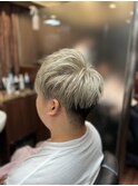 ショートヘアカットブリーチカラー