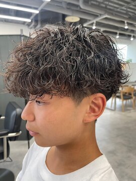 ラヴィズムバイフィフス(LUVISM by fifth) ツイストスパイラルパーマツーブロックメンズマッシュパーマ