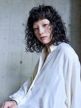 ハーヒム(her him) ハードパーマ/スパイラルパーマ/ハイライト/ミディアム/警固